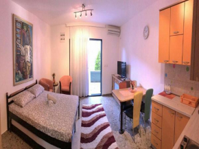 Гостиница Apartment Green Building  Свети-Стефан